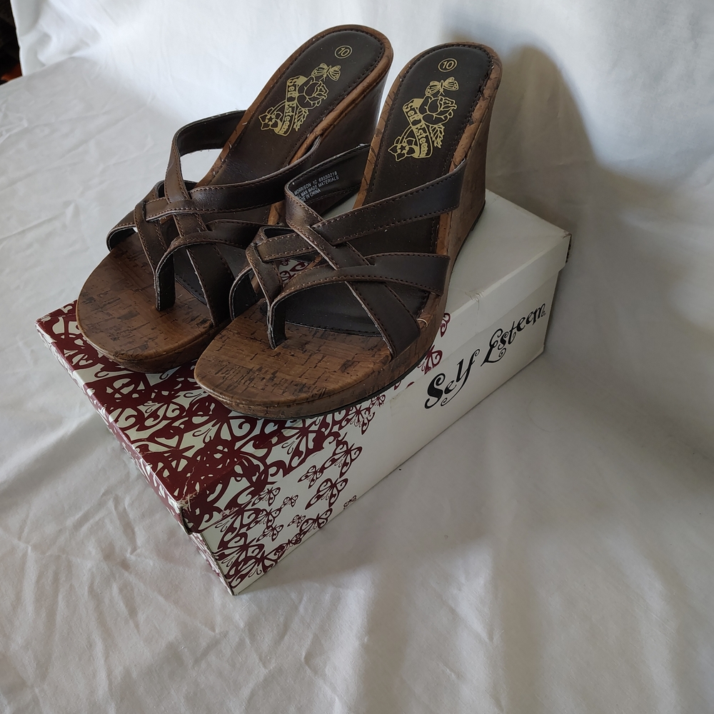 Self Esteem Brown Sandals Comfortable Thong Style - Picture 2 of 8